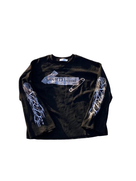 black mysterious longsleeve